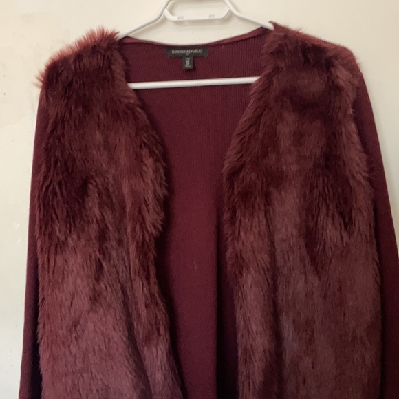 HOST PICK 💕 Banana Republic faux fur sweater - Picture 3 of 4